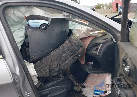 2019 Jeep Cherokee Latitude Plus 4X4 z USA, uszkodzony, nr VIN 1C4PJMLX8KD107272